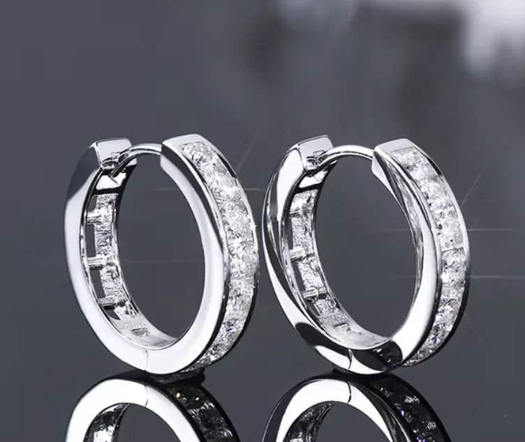 IOGOU 2.5mm Moissanite Hoop Earrings – Classic D Color Sterling Silver Jewelry for Men and Women